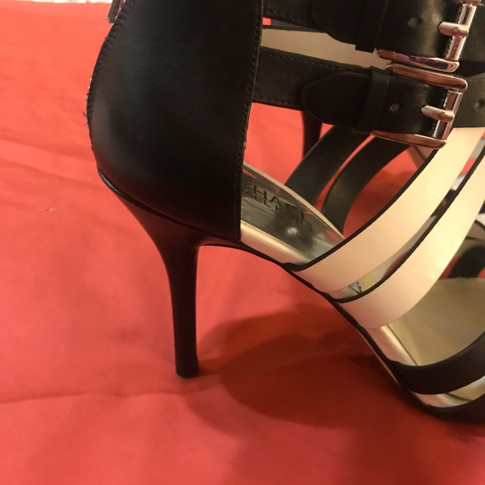 Michael Kors black and white strappy sandals - Picture 7 of 8